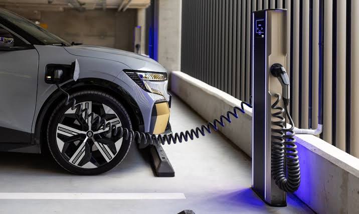 <h1>The Rise of Commercial Chargers: A New Era for Electric Vehicles</h1>